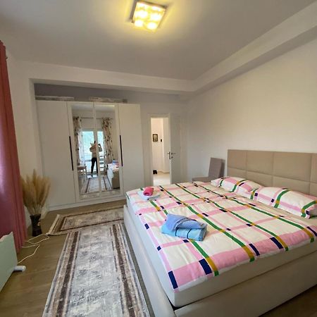 Bright & Cozy Room With Balcony Corovode Exterior photo