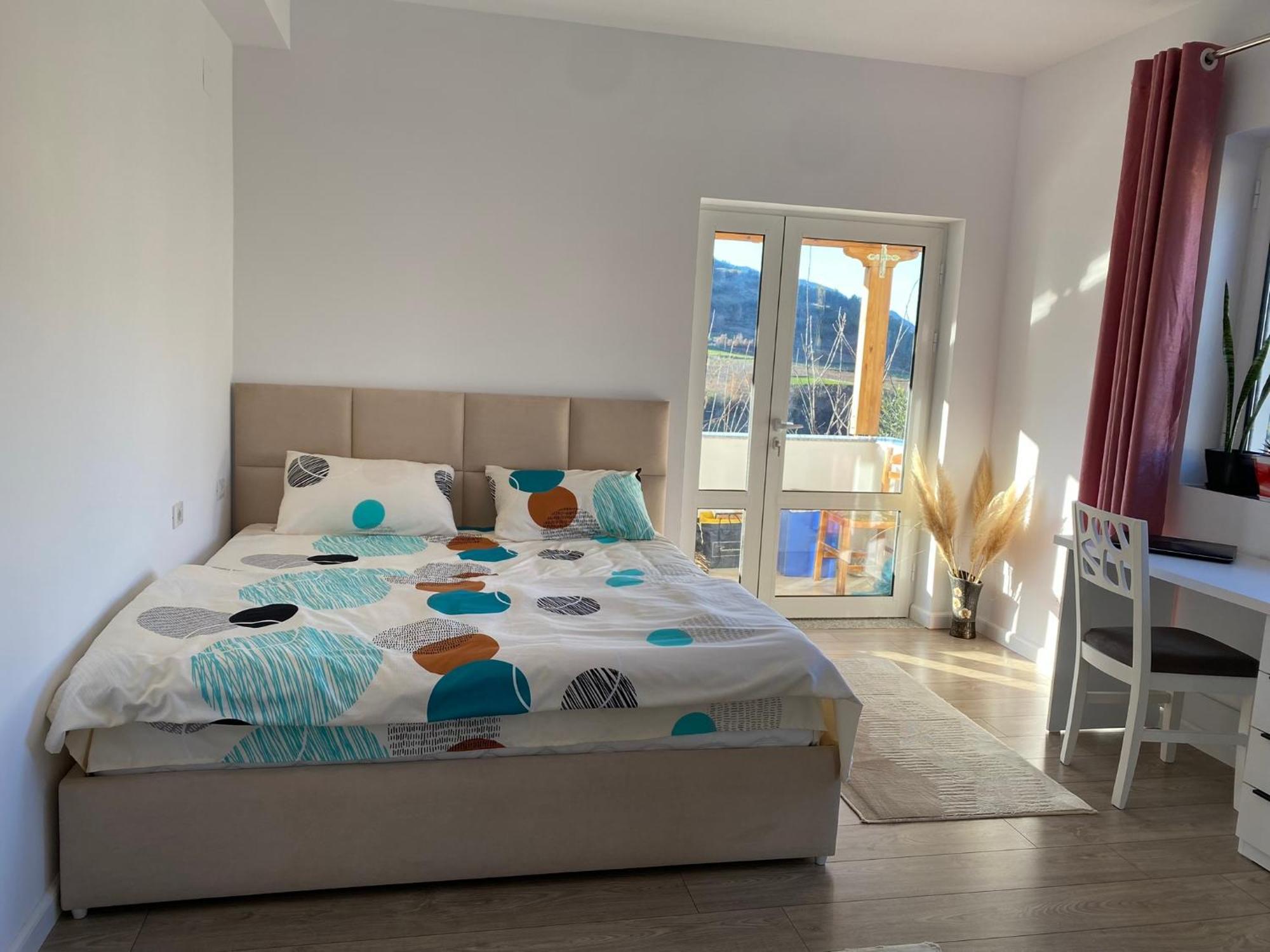 Bright & Cozy Room With Balcony Corovode Exterior photo